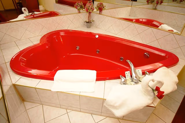 Standard Room, 1 King Bed, Jetted Tub