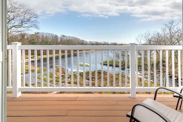 Deluxe Room, 2 Queen Beds, Balcony, River View