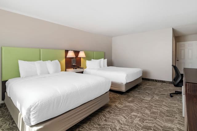 Deluxe Room, 2 Queen Beds, Balcony, River View