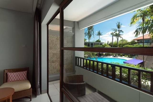 Deluxe Room, Pool View