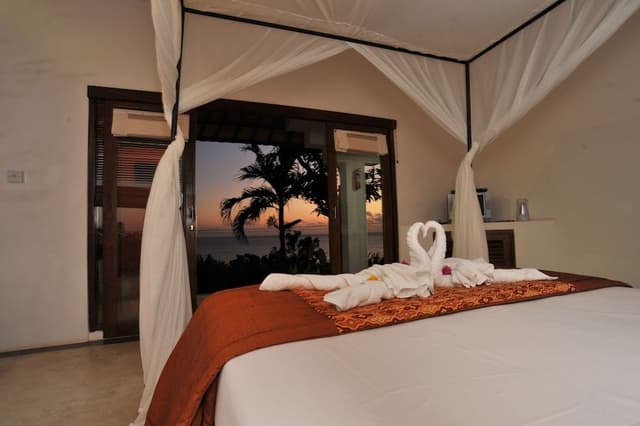 1 Bedroom Cottage Ocean View