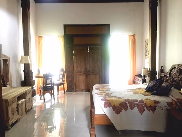 The Grand Villa