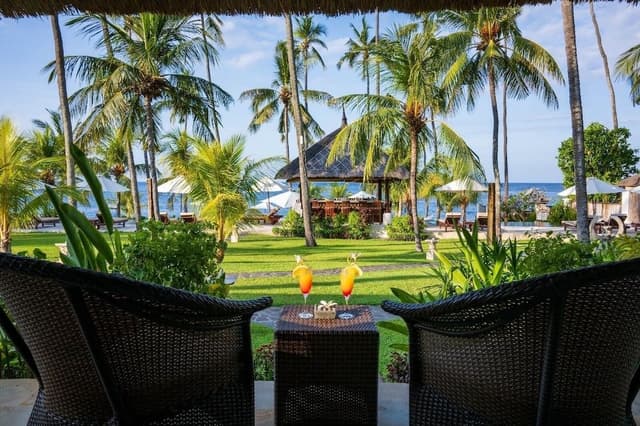 Bungalow, Garden View
