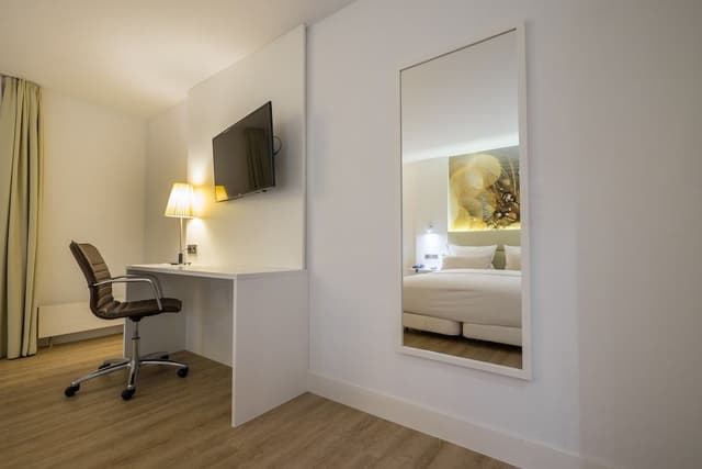 Superior Twin Room, Balcony, City View