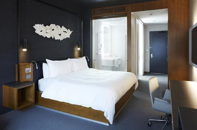 Signature Room, 1 King Bed