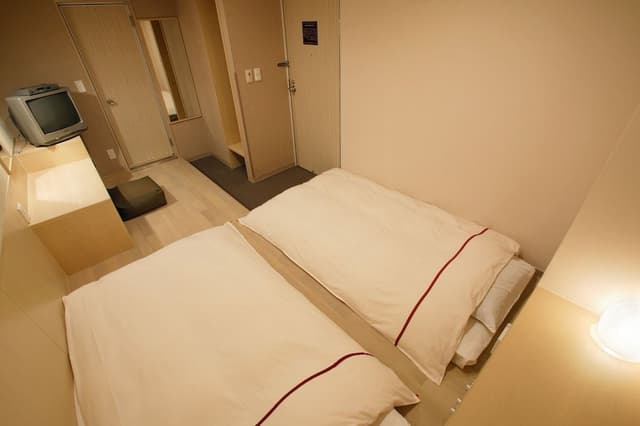 Twin Room, Smoking (2 Japanese Futons)