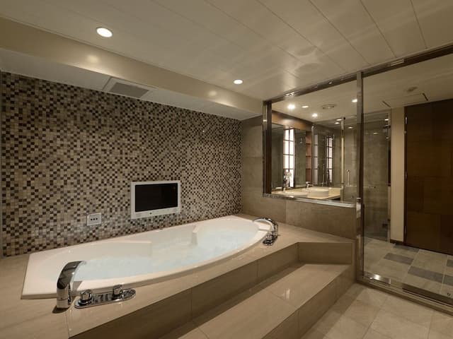 Penthouse, Non Smoking