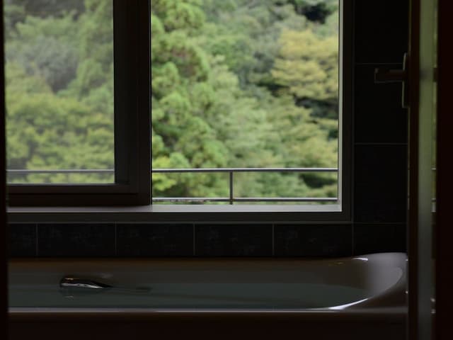 Japanese Room 8 Tatami Mats (can't serve dinner after 8 PM checkin)