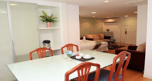 Luxury Suite
