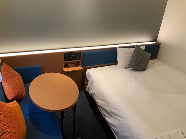 Double Room, Smoking
