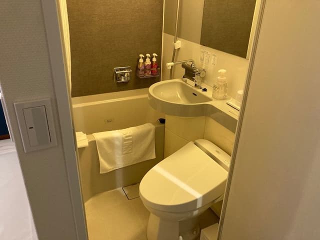 Double Room, Smoking