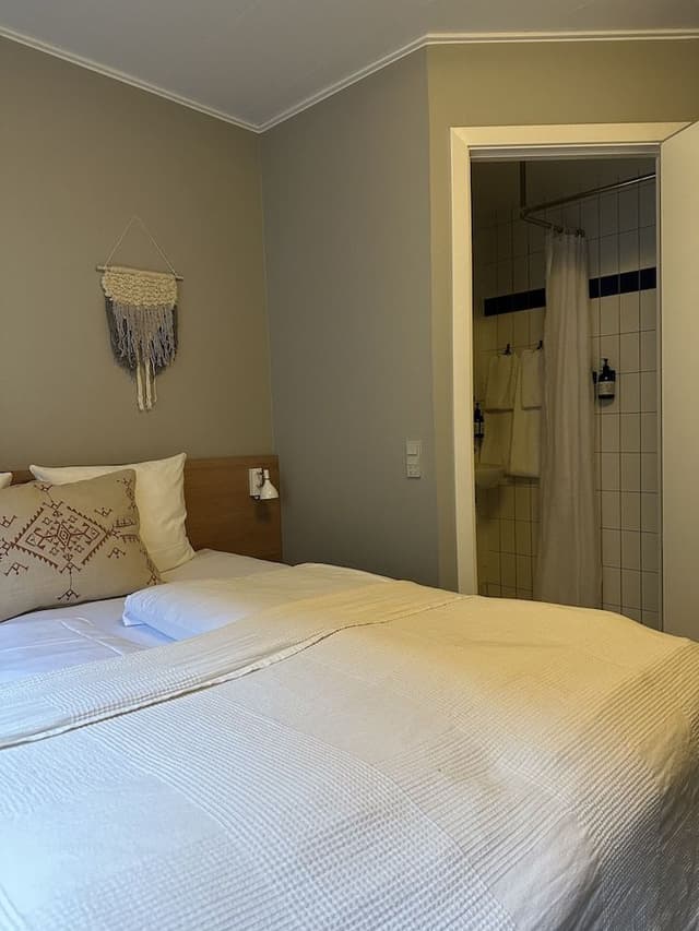 Standard Double Room, 1 Queen Bed, Non Smoking, Courtyard View (Medium)