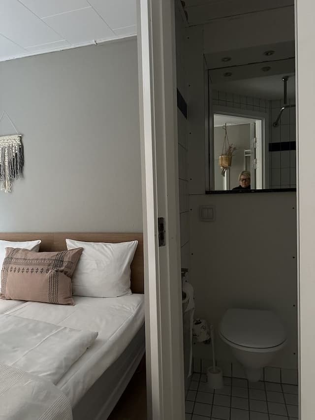 Standard Double Room, 1 Queen Bed, Non Smoking, Courtyard View (Medium)