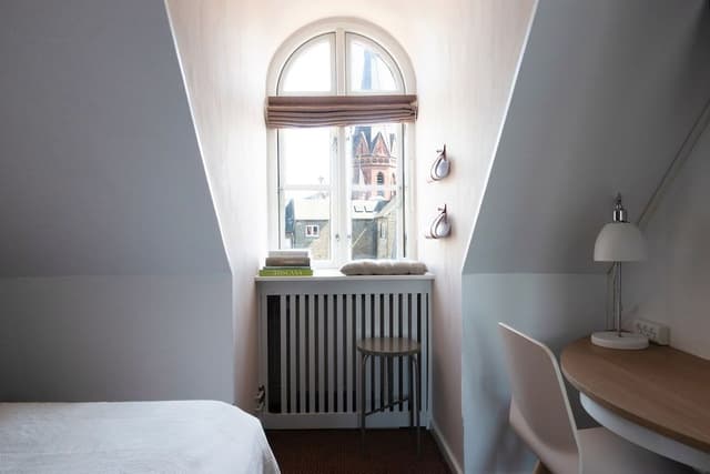 Standard Double Room, 1 Queen Bed, Non Smoking, Courtyard View (Medium)