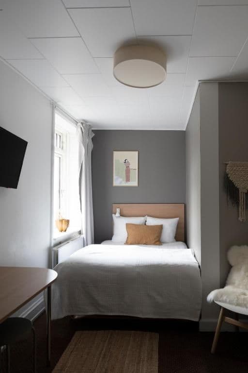 Single / Small Double Room