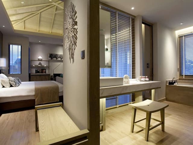 Deluxe Room, 1 King Bed (Grand)