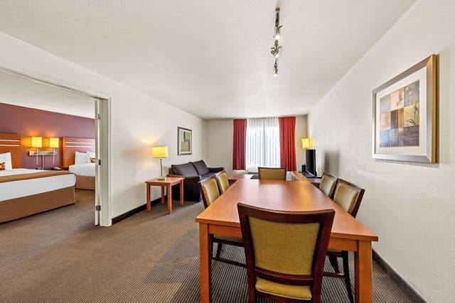 Family Suite, Two Queen Beds, Non Smoking