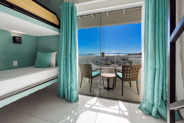 Quintuple Room
