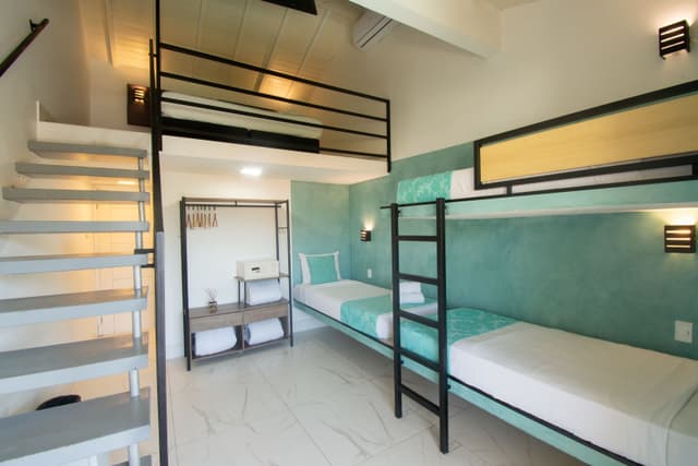 Quintuple Room