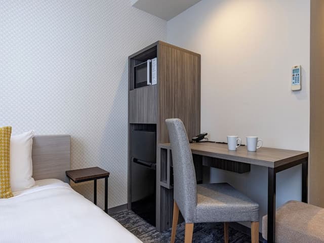 [1 Person Use] Moderate Double Room with Small Double Bed Room with Washer-Dryer