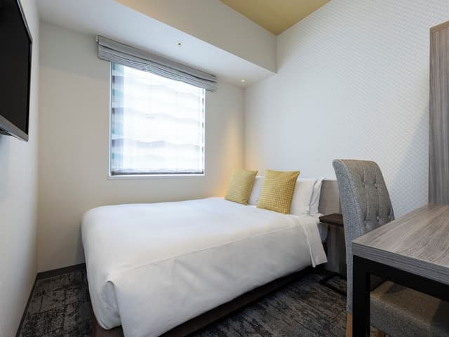 [1 Person Use] Moderate Double Room with Small Double Bed Room with Washer-Dryer