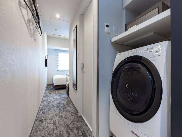 [1 Person Use] Moderate Double Room with Small Double Bed Room with Washer-Dryer