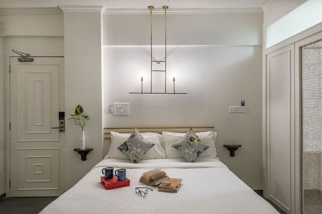 Luxury Room (Queen Bed)