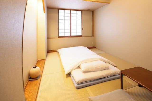 [Non-Smoking] Japanese-Style Small Twin Room "Sakura"