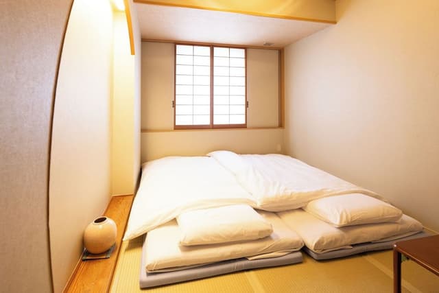[Non-Smoking] Japanese-Style Small Twin Room "Sakura"