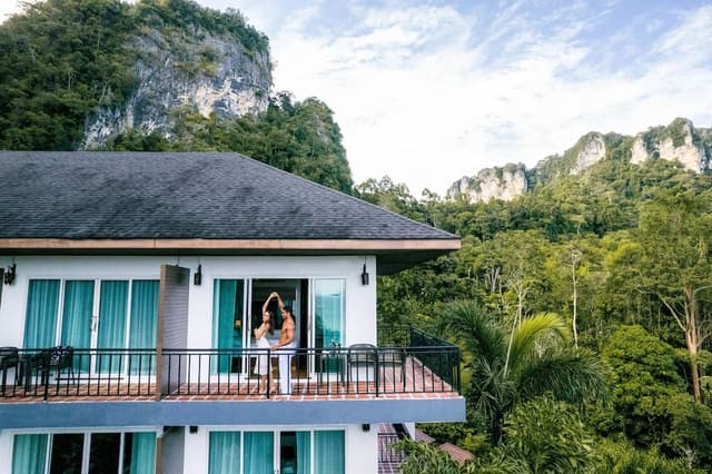 Grand Room, Sea View