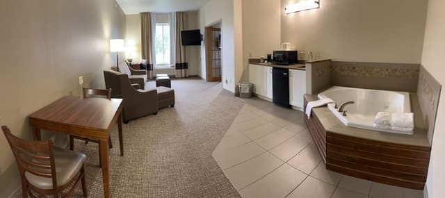 Suite, 1 King Bed, Hot Tub