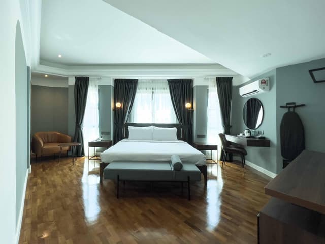 Costa Room
