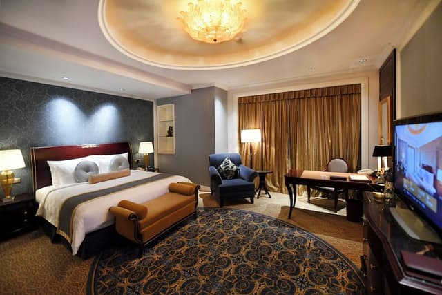 Executive King Bed Room