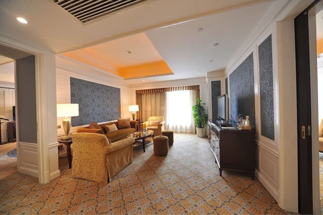 Executive Suite