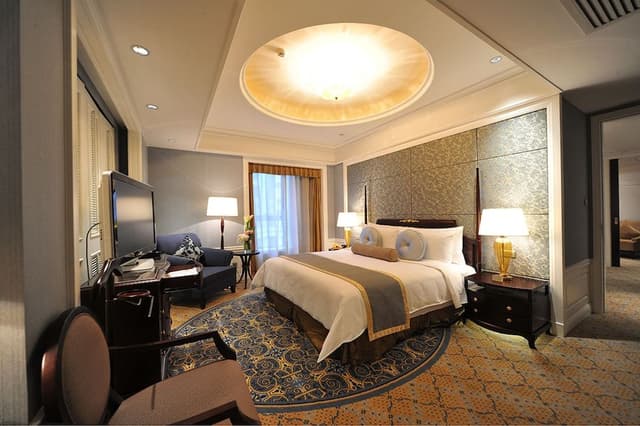 Executive Suite