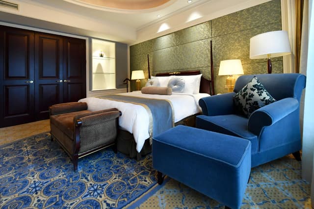 Executive Suite