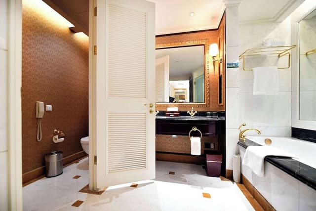 Executive King Bed Room