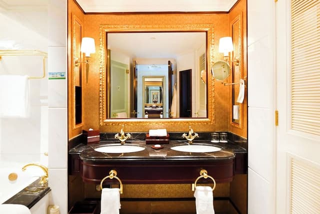 Executive King Bed Room