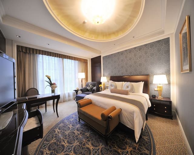 Executive King Bed Room