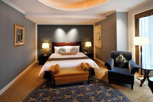 Executive King Bed Room