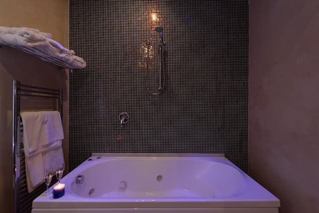 Classic Double Room, Jetted Tub, Partial Sea View