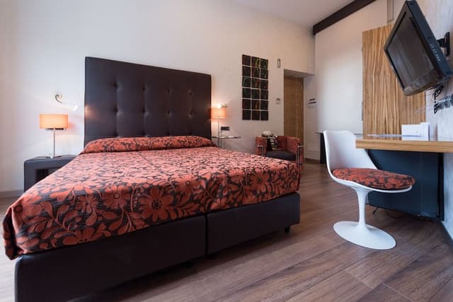 Classic Double Room, Jetted Tub, Partial Sea View