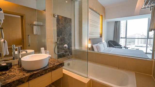 Deluxe King Room
