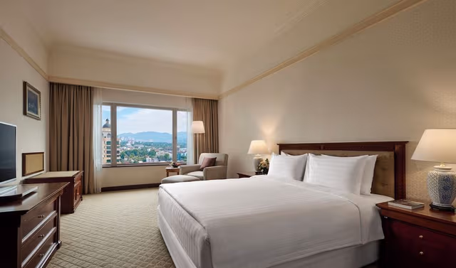 Deluxe Suite