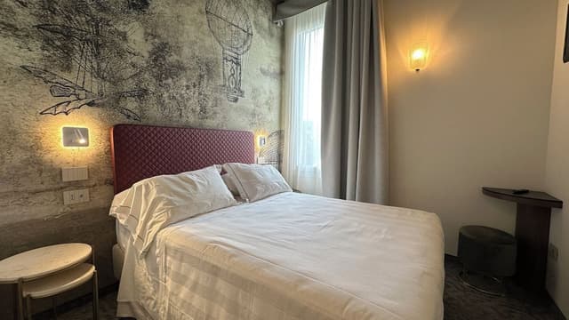 Small Room (1 or 2 people)