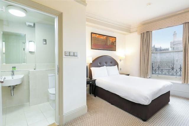 Deluxe double room with castle view.