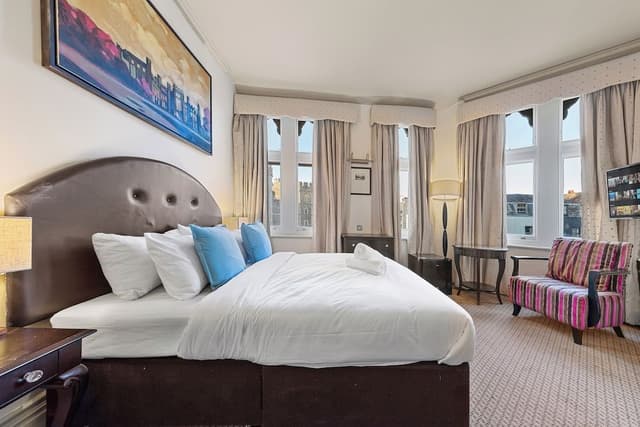 Deluxe double room with castle view.