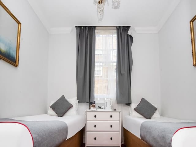 Standard Twin Room