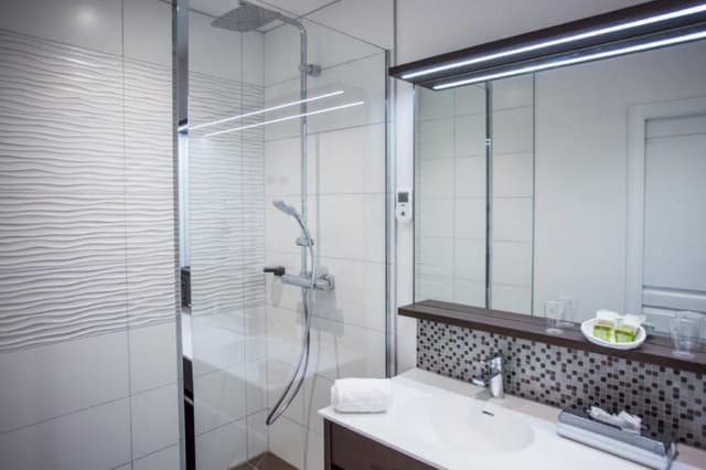Junior Suite, Jetted Tub (Privilege )