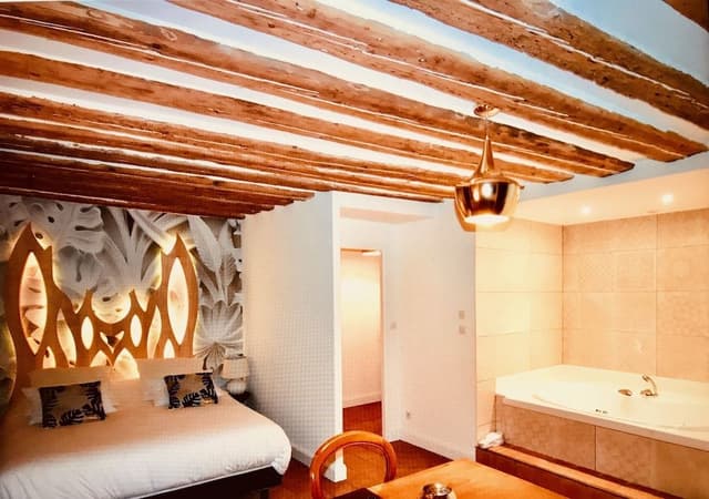 Junior Suite, Jetted Tub